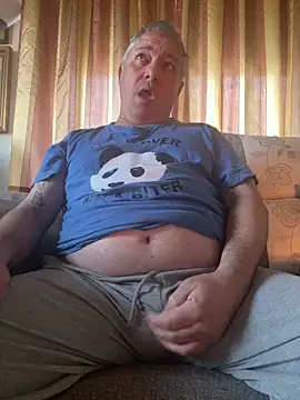 Snapshot of Russirayu chatting on 1, 2, 2026 Russirayu online show from 1, 2, 2026