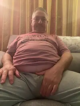 Snapshot of Russirayu chatting on 8, 3, 2026 Russirayu online show from 8, 3, 2026