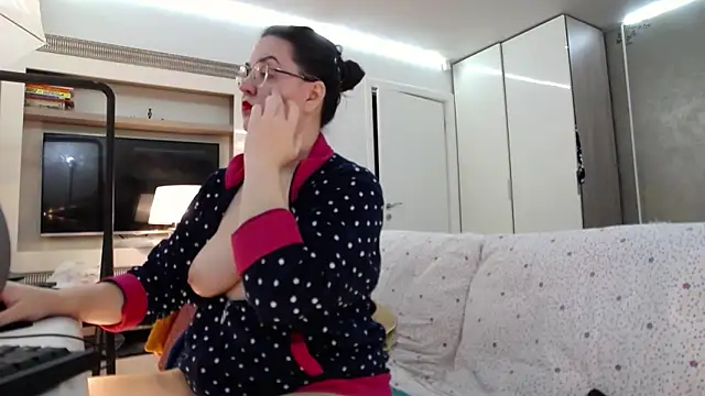 ILoveToFeelU online show from 18, 6, 2026