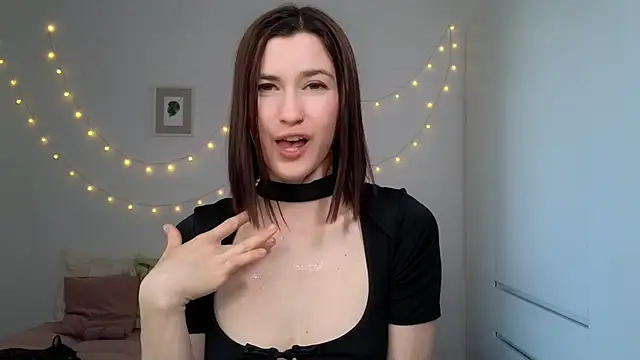 AliciaNewell online show from 8, 6, 2026