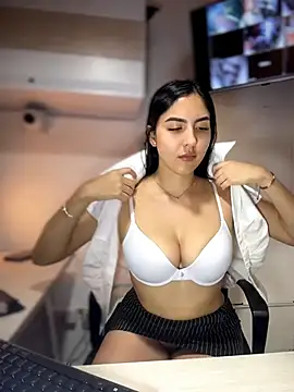MarianaBenz online show from 26, 6, 2026