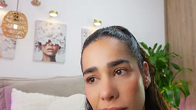 katie cruz online show from 24, 6, 2026