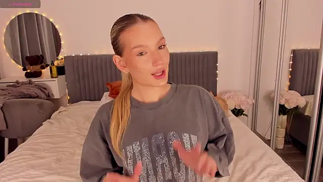 CassieRayss online show from 17, 6, 2026
