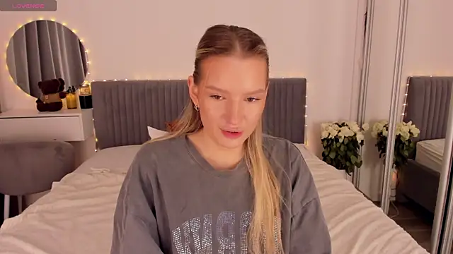 CassieRayss online show from 24, 6, 2026
