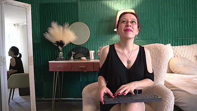 HaileyMoonn online show from 5, 6, 2026