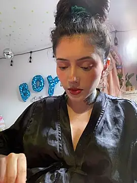 LiliJones  online show from 4, 6, 2026