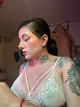 LiliJones  online show from 19, 6, 2026