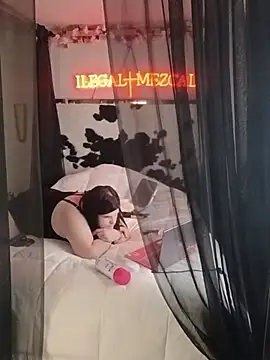 BeckiTooSweet online show from 25, 6, 2026