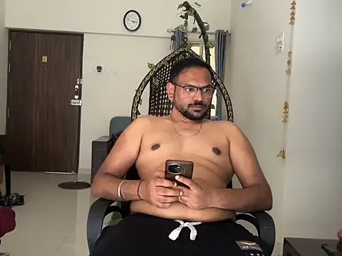 lovbombayduck11 online show from 3, 6, 2026