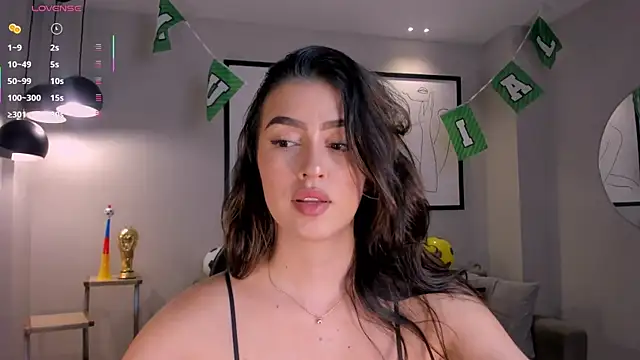 PaulinaSantos  online show from 14, 6, 2026