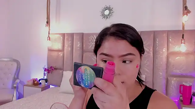 Snapshot of Oriana_Guzman chatting on 10, 7, 2026 Oriana Guzman online show from 10, 7, 2026
