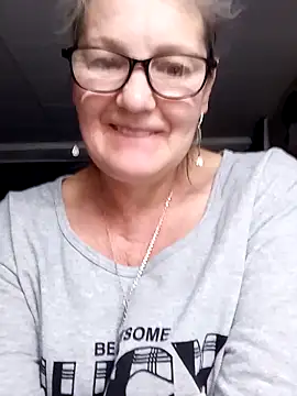 irinamaux online show from 17, 6, 2026