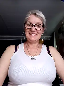 irinamaux online show from 18, 6, 2026