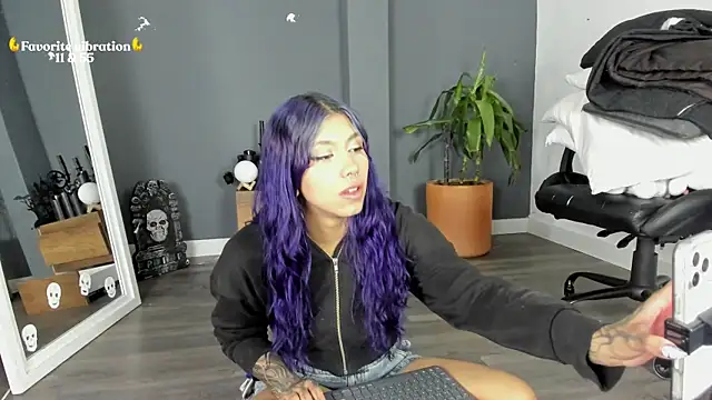 Raven Witch  online show from 19, 6, 2026