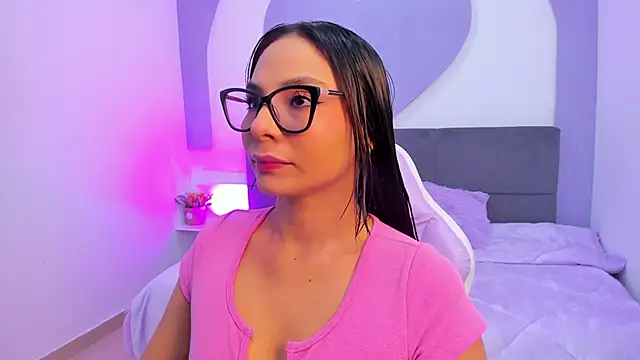 Snapshot of amira_cute2 chatting on 21, 6, 2026 amira cute2 online show from 21, 6, 2026