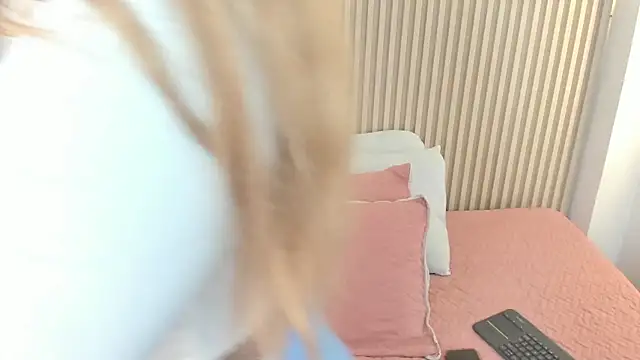 charlottebrowns  online show from 7, 6, 2026