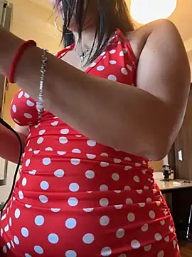 Hotmomcheckk  online show from 19, 6, 2026
