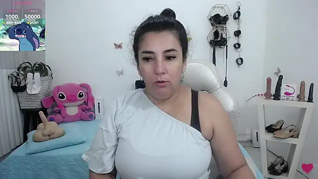 mom hot   online show from 19, 6, 2026