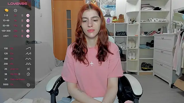 Snapshot of broosnica1 chatting on 25, 6, 2026 broosnica1 online show from 25, 6, 2026