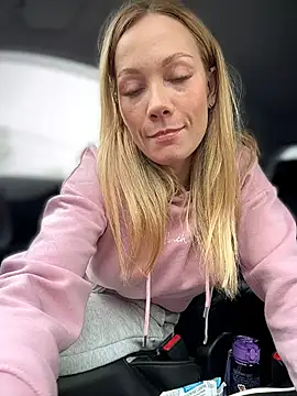 LavenderHot online show from 11, 5, 2026
