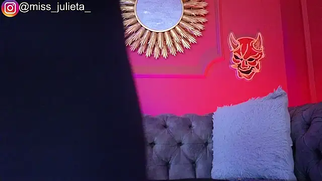 Julieta Russell online show from 19, 6, 2026