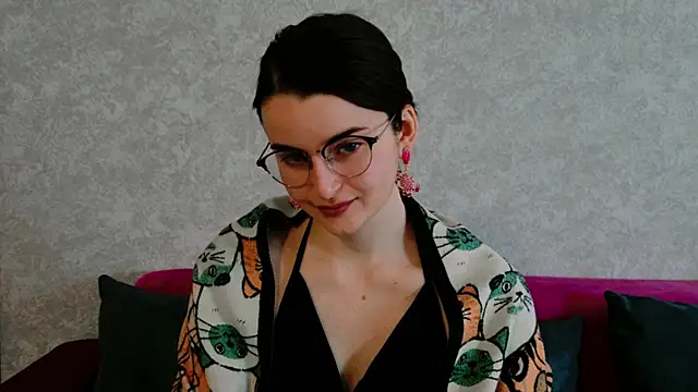 Miss Arwen online show from 3, 12, 2025