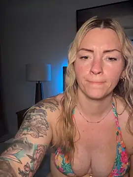 Snapshot of MaggieMayI89 chatting on 7, 6, 2026 MaggieMayI89 online show from 7, 6, 2026