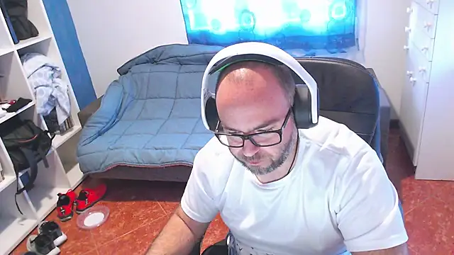 ravingr4d4 online show from 14, 5, 2026