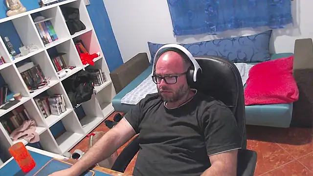 ravingr4d4 online show from 4, 6, 2026
