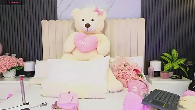Madiee Rhea online show from 18, 6, 2026