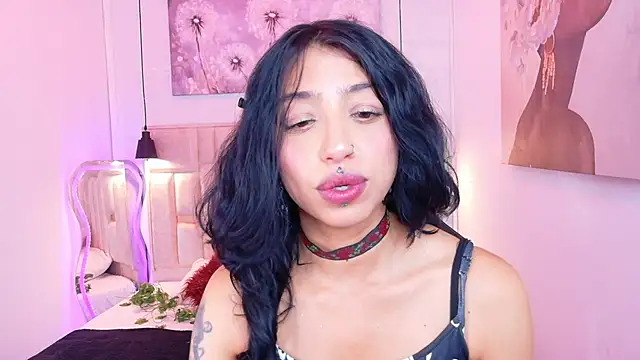 Snapshot of REDHOTTER_ chatting on 27, 5, 2026 REDHOTTER online show from 27, 5, 2026