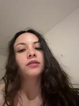 Megan Rodrigo online show from 24, 6, 2026
