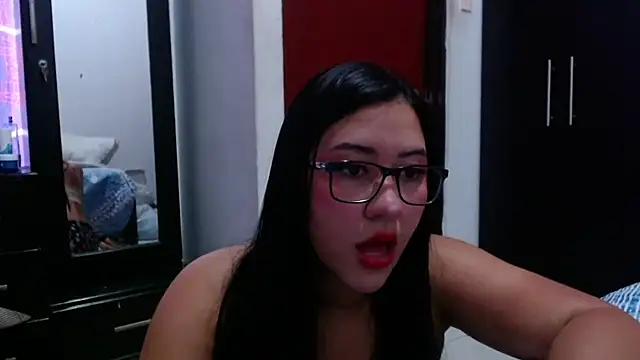 LuciaTomson online show from 14, 5, 2026