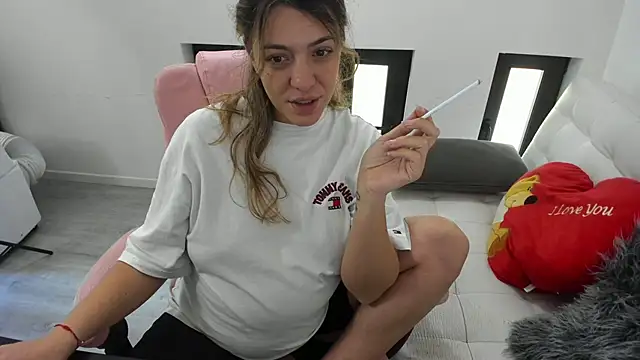 Dyana Kaylinn online show from 9, 6, 2026