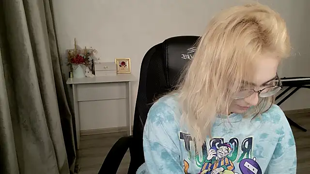 CuteYukiKun online show from 8, 6, 2026
