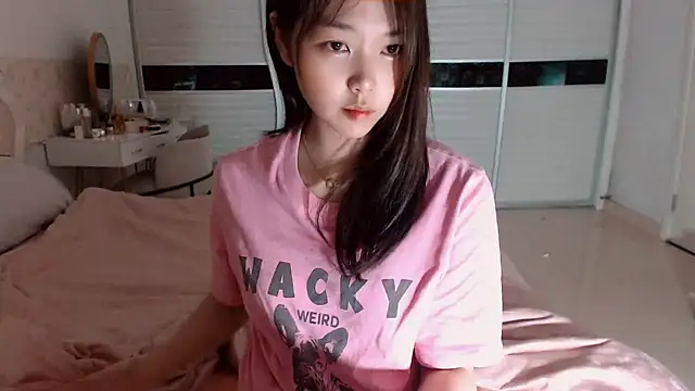 -Lucky Girl online show from 8, 6, 2026