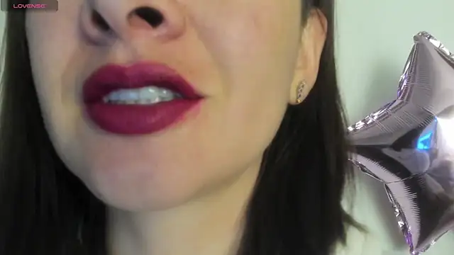 queen fetish online show from 12, 6, 2026