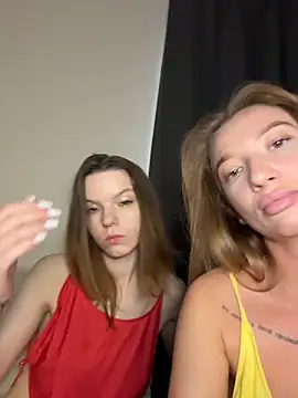 Snapshot of RollingGirls chatting on 21, 6, 2026 RollingGirls online show from 21, 6, 2026