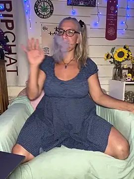 TrenaAnne online show from 12, 6, 2026