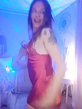 Luna Kitanna online show from 7, 6, 2026