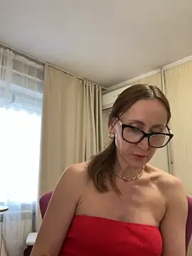 LauraDavis online show from 5, 6, 2026