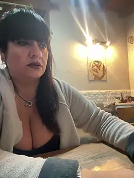 Sensualmente333 online show from 4, 7, 2026