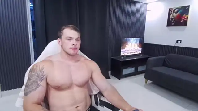 Snapshot of YourHotGreg chatting on 18, 5, 2026 YourHotGreg online show from 18, 5, 2026