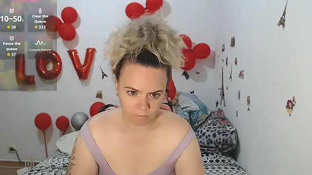 hotmilf4uxxx online show from 25, 5, 2026
