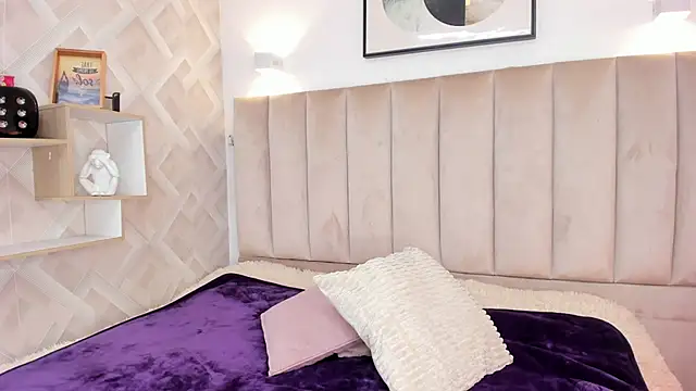 Anniie Queen online show from 9, 6, 2026