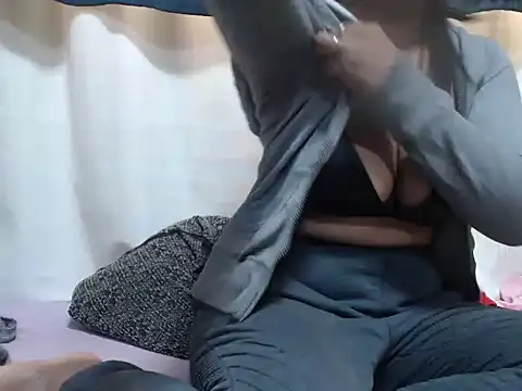 Linda sexy online show from 22, 6, 2026