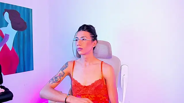 sofiaa grey  online show from 5, 6, 2026