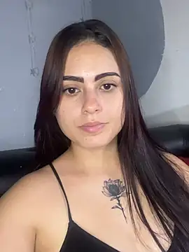 Snapshot of Azuna25 chatting on 7, 6, 2026 Azuna25 online show from 7, 6, 2026