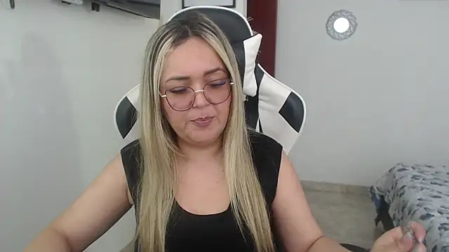 Snapshot of samy_vsn chatting on 14, 5, 2026 samy vsn online show from 14, 5, 2026