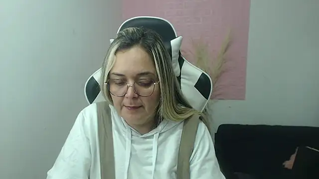 Snapshot of samy_vsn chatting on 31, 5, 2026 samy vsn online show from 31, 5, 2026